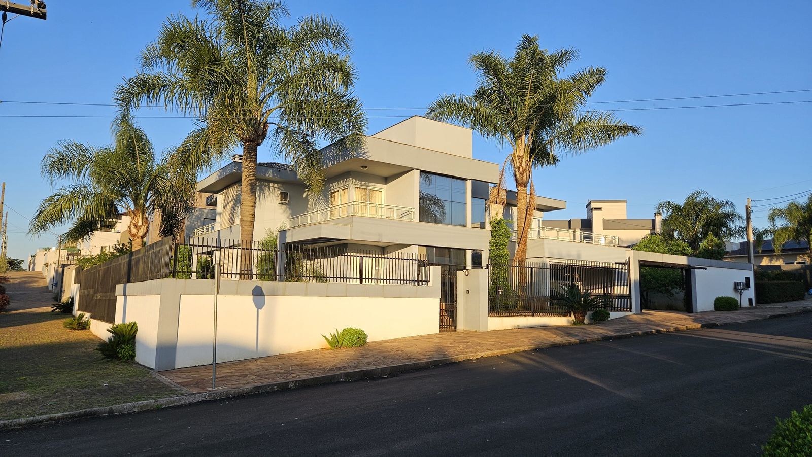 Casa com 4 dormitórios